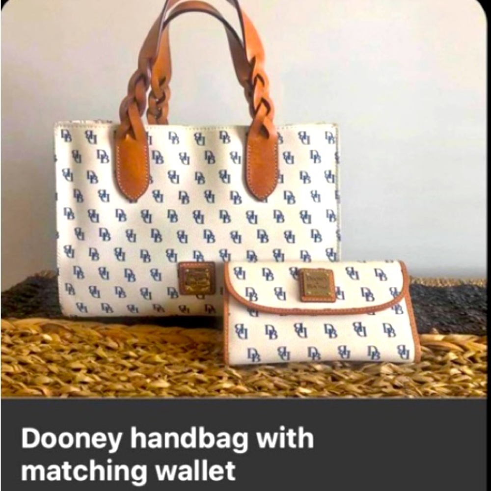 Beautiful purse with matching wallet, I received as a gift and did not use.